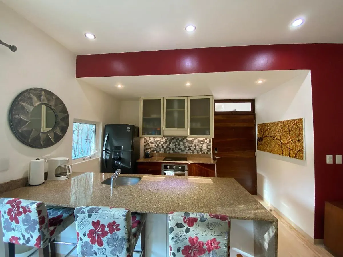 Appartamento Prime 1 Bedroom Condo in Historic Downtown Playa del Carmen Messico